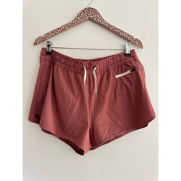 VUORI Clementine Short 2.0 in Rosewood Mauve Size XL - Picture 3 of 6